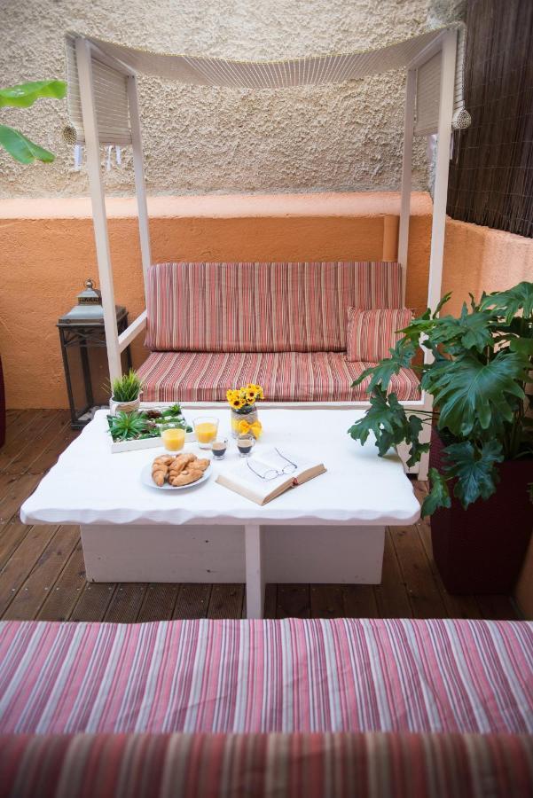 Chrisandro Apartments Atene Esterno foto