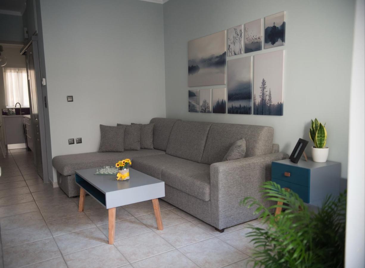 Chrisandro Apartments Atene Esterno foto